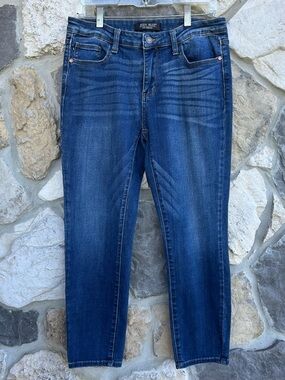 Judy Blue Jeans Size 31 Relaxed Fit Mid Rise Tapered Stretchy Comfortable Denim